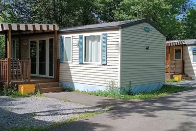 Image de Mobil-home avec Terrasse à Mauléon-Licharre