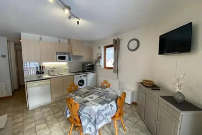 Image de Appartement calme, proche centre-ville, avec balcon et garage à Châtel