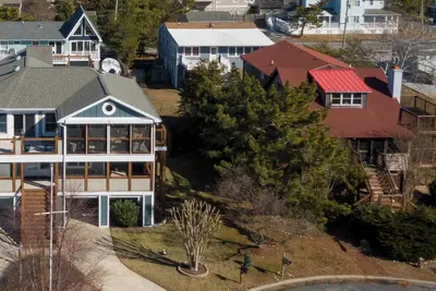 Lewes Beach Beauty! 9 C H Mason Way