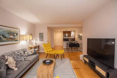 Image de Spacious 2 Bed/2 Bath Gem near Bu & Fenway