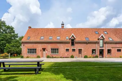 Image de Hulstehof - gerenoveerde boerderij in Zarren