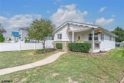 Image de New for Summer 2026! Beach Block Brigantine A-Zone House - Steps to Beach & Park