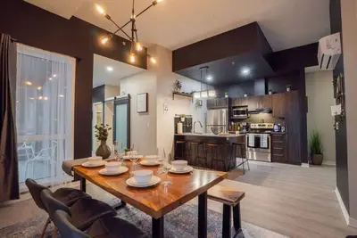 Image de Buchanan *304* - Midtown Luxe Condo + gym