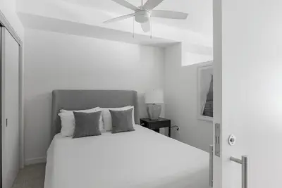 Landing | Modern 2bd, Pool, Courtyard