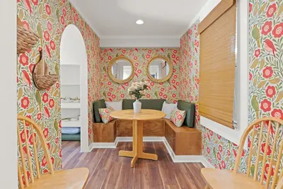 Image de 2-bedroom cottage in perfect St. Simons Island - Prime spot in the village!