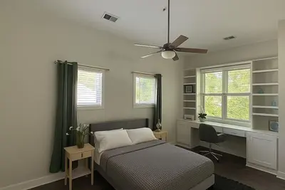 Image de Treetop Loft Studio – Walk to Uptown Hotspots