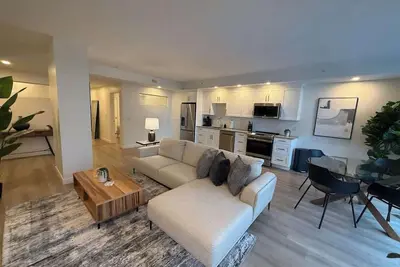 Image de Halifax Waterfront 2 Br/2 Bath with 6 appliances