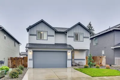 Image de Family Friendly! Newly Built North Vancouver Home!