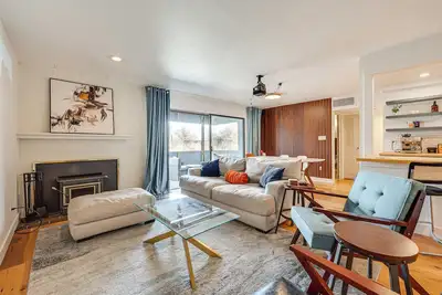 Image de 1 Mi to Cu Boulder! Walkable Condo w/ Indoor Pool