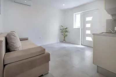 Image de Stunning apartment in Tucepi with lake view