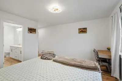 Image de Ruby2-Spacious 4beds 3+ a haft Baths 12++ Sleeping  in perfect Anchorage with Ac