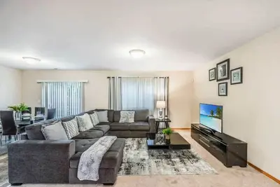 Image de Serenity in Prime Everett Craftsman | Near Boeing!