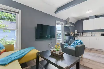 Image de Falls Retreat | 2br Home | Walk to Falls + Parking