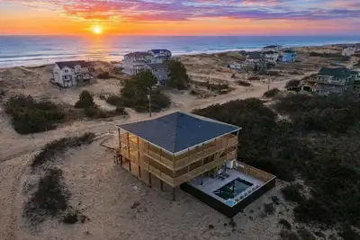 Image de The White Lotus- Luxe Oceanview Stay + Wild Horses