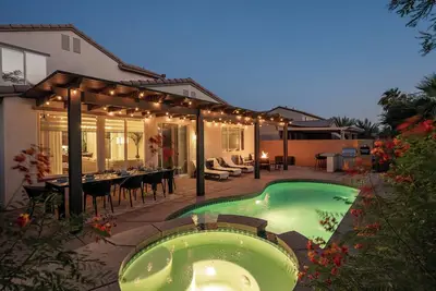 Image de Amara Villa – Heated Pool & Spa, Game Room, 4 King Beds