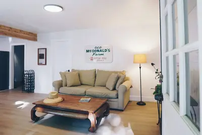 Image de Relaxing Cozy 1-bedroom Cottage With a Beautiful Bathroom