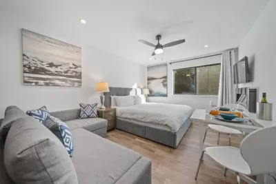 Image de Nita Lake Top-Floor Studio w/ Sauna & Hot tub