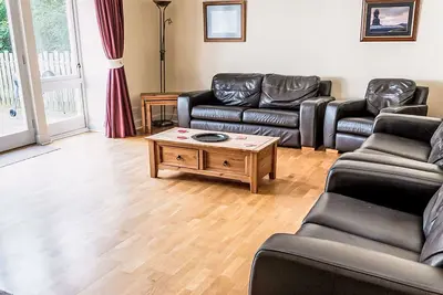 Image de Belle maison de vacances privée pour 16 personnes avec Wifi, Tv, terrasse et animaux admis