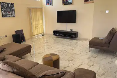 Image de Premier étage entier avec 3 chambres avec salle de bains privative