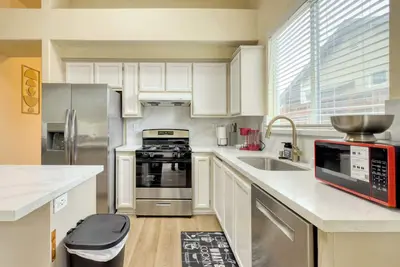 Image de Spacious 4-bedroom 2-bathroom house in lovely Oakley with Ac