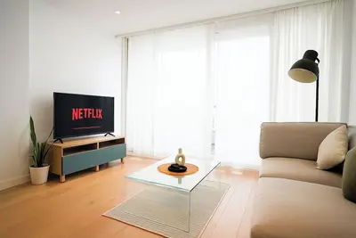 Image de Waterloo|1bd|1br|Pool|Gym|Sleeps 4 Guests|Air mattress|Moore Park close by|Unsw