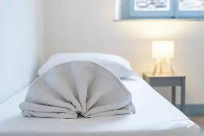 Image de Holy Cross - 3 Rooms + Terrace 5 Min from the Cathedral