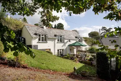 Image de Ashford Holt Cottage is a beautifully presented countryside retreat
