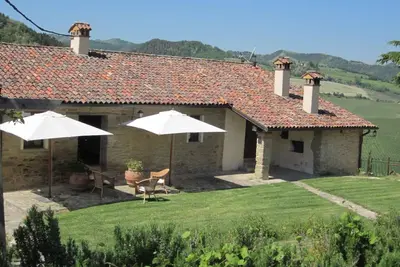 Image de Maison à Modigliana avec piscine et vignobles