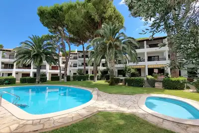 Image de Studio à L'Escala à 300m de la plage, vue piscine commune