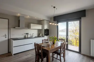 Image de Profumo di Lago - Une Chambre Appartement, Couchages 4