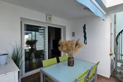 Image de Duplex avec vue sur la piscine Av-86