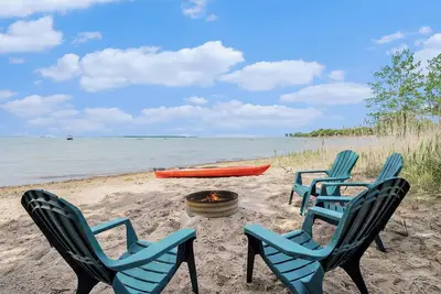 Image de Private 5 Bedroom Lakefront Home on Sand Point, Caseville