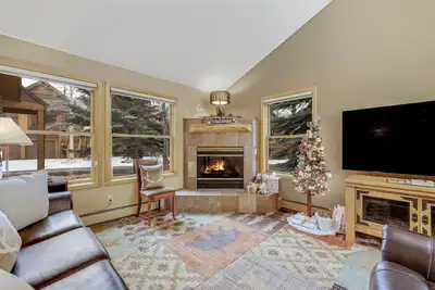 Image de Cozy Keystone Townhome - walkable to both base areas!