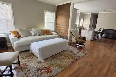 Image de Beautiful 3-bedroom house with Ac in Birmingham's Entertainment District.