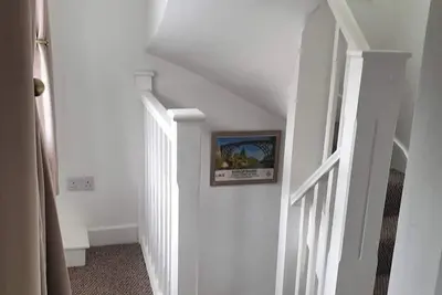 Image de Quaint cottage high up in Ironbridge, beautiful view of the gorge from the rear.