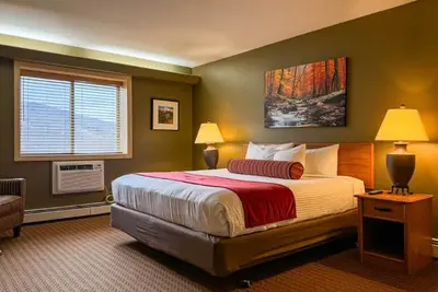 Image de Lincoln Nh - Travel Workers/ Relocating Families - Entire Condo- On-Site Laundry