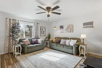 Image de 1940s 3-bedroom remodeled farmhouse in historical Springerville Az