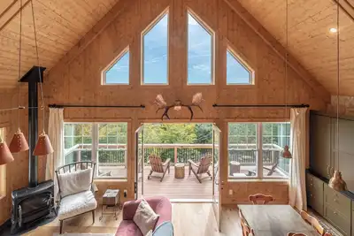 Image de Dreamy Luxury Remote Mountain Cloud Cabin; Jacuzzi; Library Loft; Hi-Fi Sound