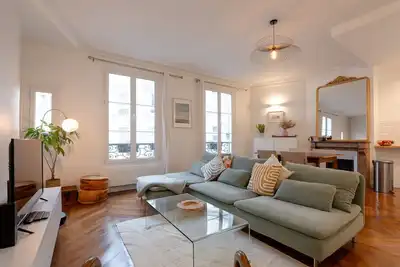 Image de Sophisticated 2br - Steps to Station