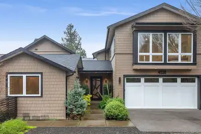 Image de Serene 4-bedroom house perfect for a relaxing Seattle getaway