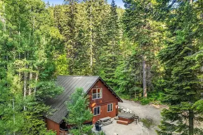 Image de Delightful Leavenworth Cabin near Ski + Bavarian Village