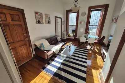 Image de Stylish 2br in a Bed-Stuy Brownstone - with Private Patio