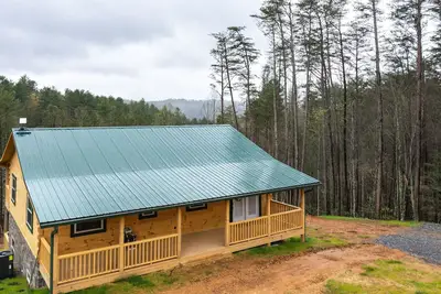 Image de Smoky Mtn Cabin w/ Hot Tub & Scenic Views!