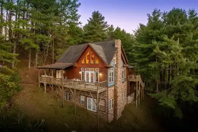 Image de Mountain Retreat w/ Hot Tub, Game Room & Views