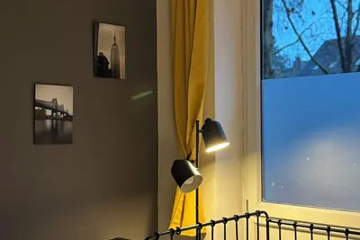 Image de Cozy loft in Duisburg directly at the U79, main station / fast in Dus