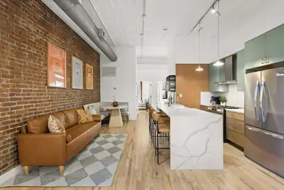 Image de Soho Nyc - vibes • Loft ceilings • mins to Nyc