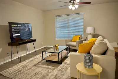 Image de Townhouse, A+ location, pool, long stay discounts