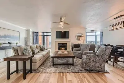 Larimer Luxury - Top Notch Amenities - Monthly