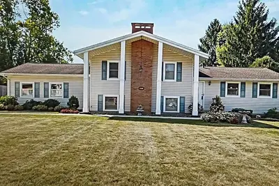 Image de Cliffside Cottage-Ski, Play, Stay. Cozy Home w/ Pool Table by Snow Trails