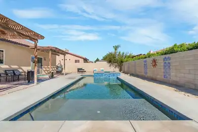 Image de Bocce Ball Sports House Pool, Game Room & Central!